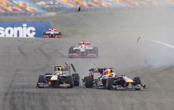 Red-Bull-crash-in-Turkey-McLaren-watch-590x375.jpg
