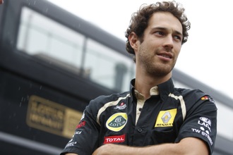 Renault confirm Bruno Senna replaces Heidfeld