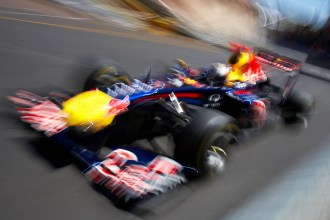 Raikkonen tips friend Vettel to keep title lead