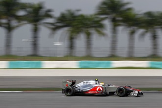 Hamilton fastest in FP1 at Sepang