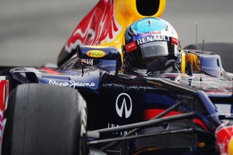 Eccelstone: Vettel can achieve rare title hat-trick