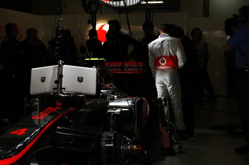 Hamilton fastest in wet/dry first session in China