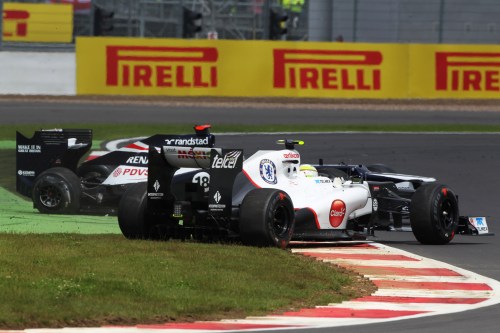 Double penalty for Maldonado after Pérez crash