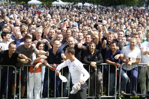 Tyre war would mean 'decent tyres' in F1 says Schumacher