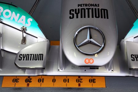 Zetsche: Mercedes must push for 2014 title