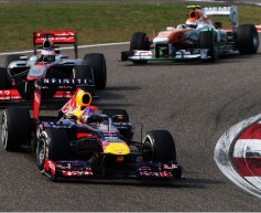 Vettel narrowly misses podium after alternative strategy