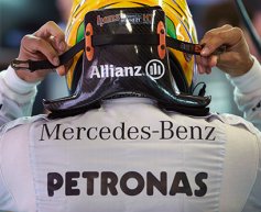 Marko tips Mercedes to bet everything on Hamilton for title