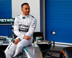 Hamilton shunts following front wing failure
