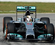 Hamilton quickest in first Malaysian practice