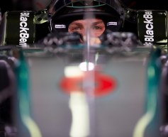Rosberg pips Hamilton in third practice