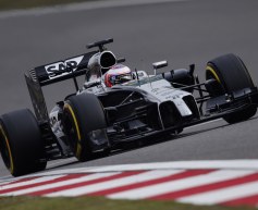 Button pleased, Magnussen at a loss