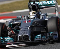Hamilton maintains pace in second session