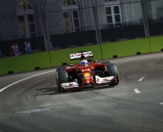Alonso tops final Singapore session