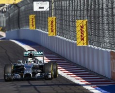 Hamilton takes control in final practice