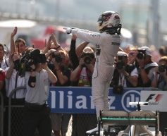 Hamilton dismisses Rosberg complaints