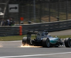 Hamilton secures pole for Chinese GP
