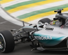 Wolff wary of Mercedes' 2016 task