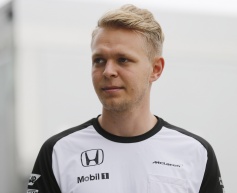 Magnussen joins Palmer at Renault