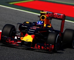 Verstappen content after first day with Red Bull