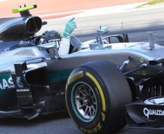 Rosberg cruises to victory in Russia