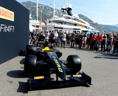 Pirelli unveils wider 2017 F1 tyres