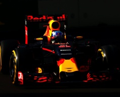Ricciardo: Tyre wear triggered two-stop approach