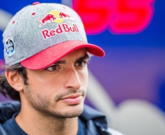 Sainz to join Renault from Austin