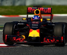 Verstappen tops second Barcelona test day